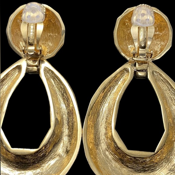 St John Massive 3” Hammered Dangle Knocker Clip Earrings Gold tone - Picture 3 of 5